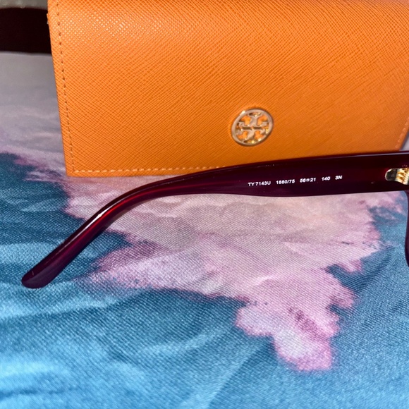 Tory Burch Oval Sunglasses (MSRP $205) - Picture 3 of 6
